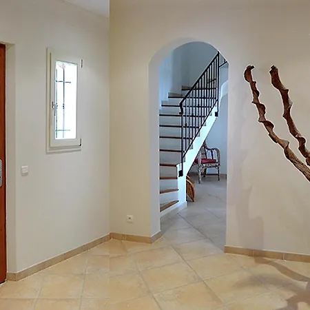 Modern With Private Pool In Βίλα