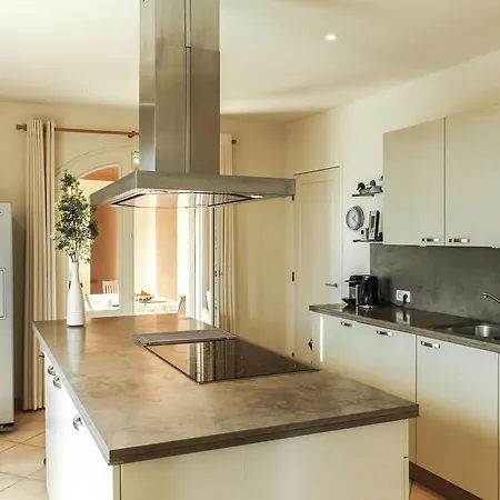 Modern With Private Pool In Cabris